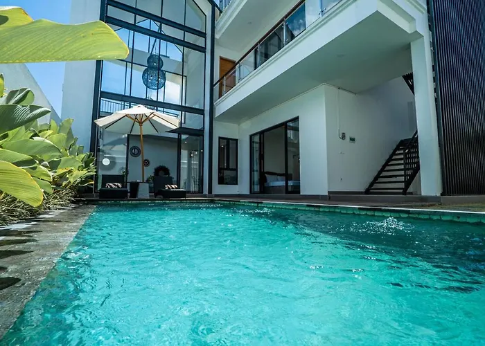 Ferienhaus Night Light 3br Pool With Rooftop By Bali Bliss